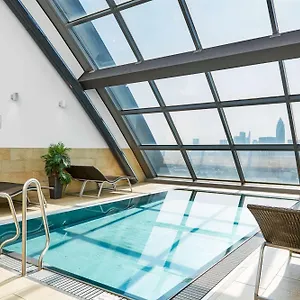 4* Ξενοδοχείο Radisson Blu Frankfurt